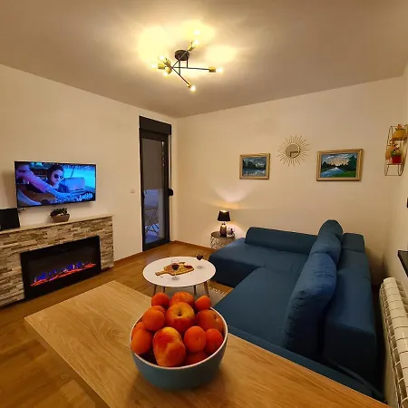 Aralux Apartment