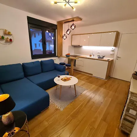 Aralux Apartment